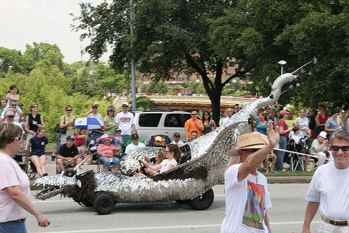 h20070511_ArtCarParade2 070 